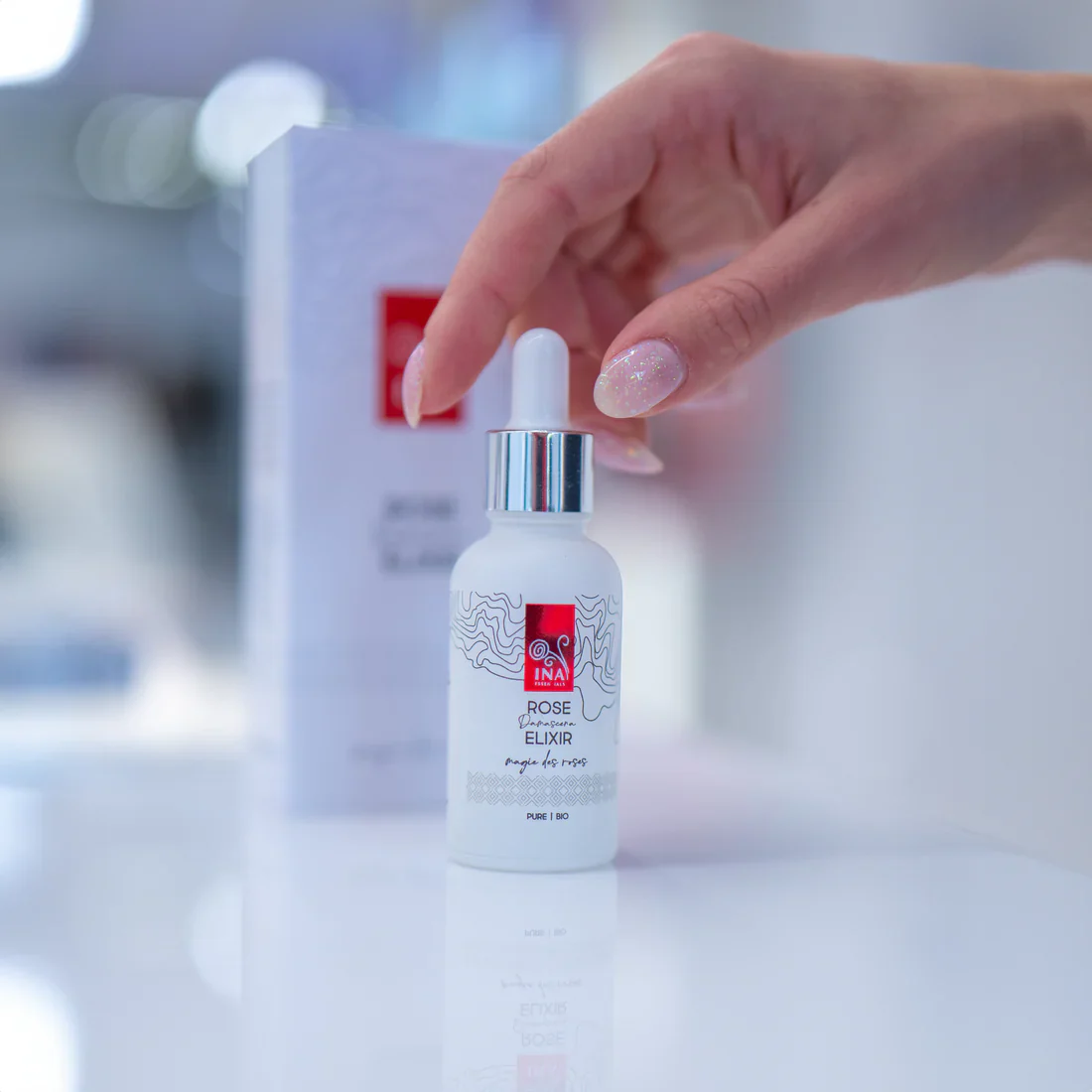 Intensywne serum przeciwstarzeniowe do twarzy z organicznym olejkiem różanym – Rose Elixir - Image 8