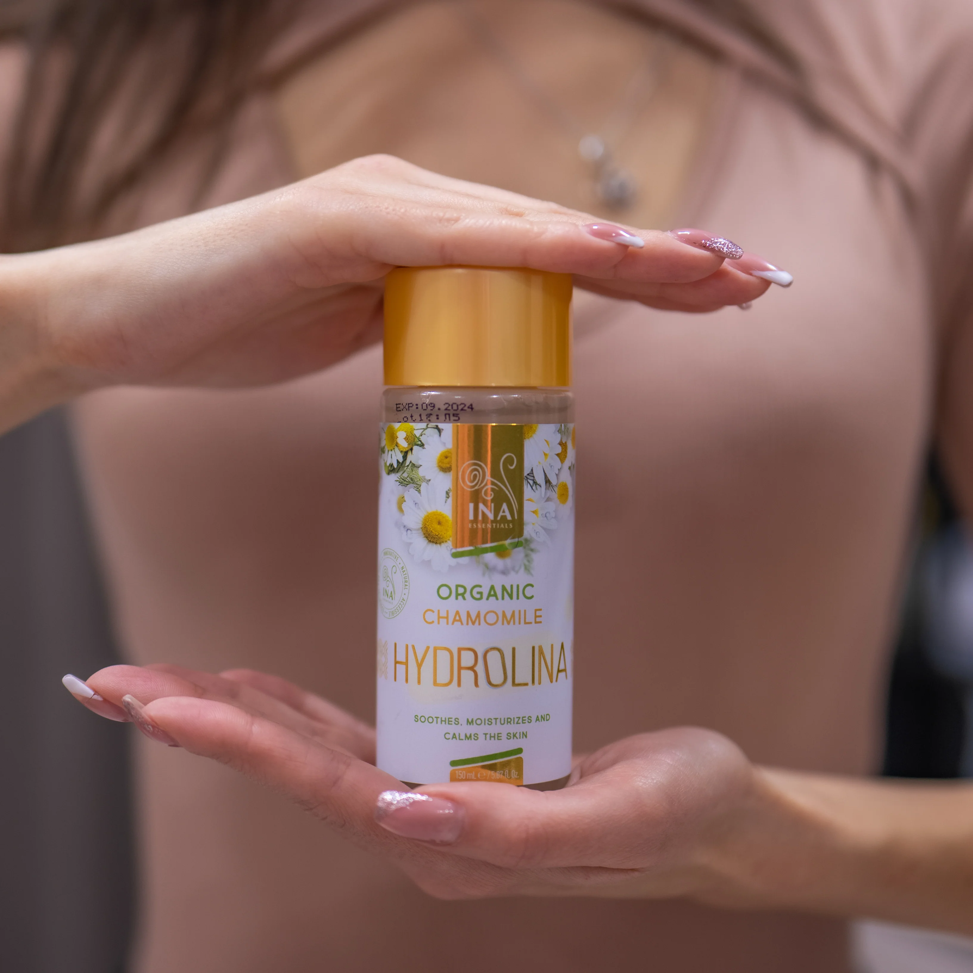 Organiczna woda Rumiankowa - Hydrolina na Egzemę i Podrażnioną skórę - Image 3